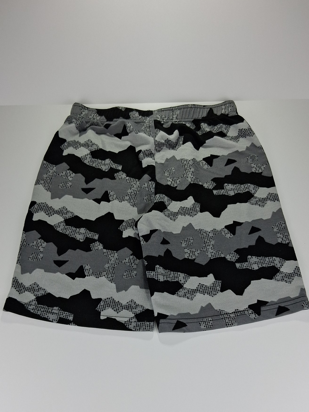 Boys Arizona Jean Co. Pajama Shorts Size Medium (10/12) Black and Gray Camo - Picture 4 of 4